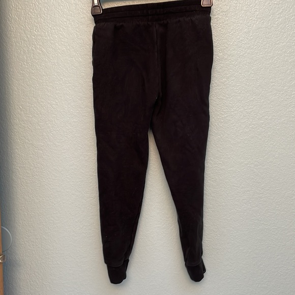 Puma: black sweatpants - Picture 2 of 4